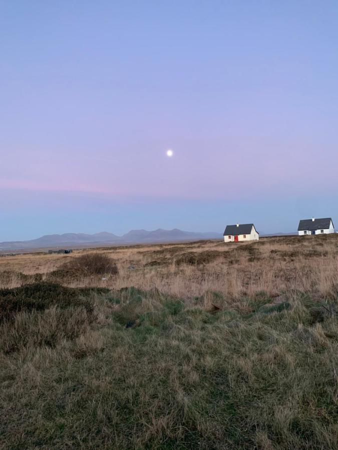 Pink Cottage Ballyconneely Extérieur photo